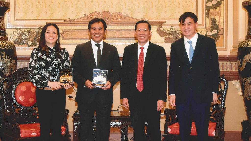 CMIA Capital Partners Managing Director Mr. Lee Chong Min and Ho Chi Minh City People's Committee
